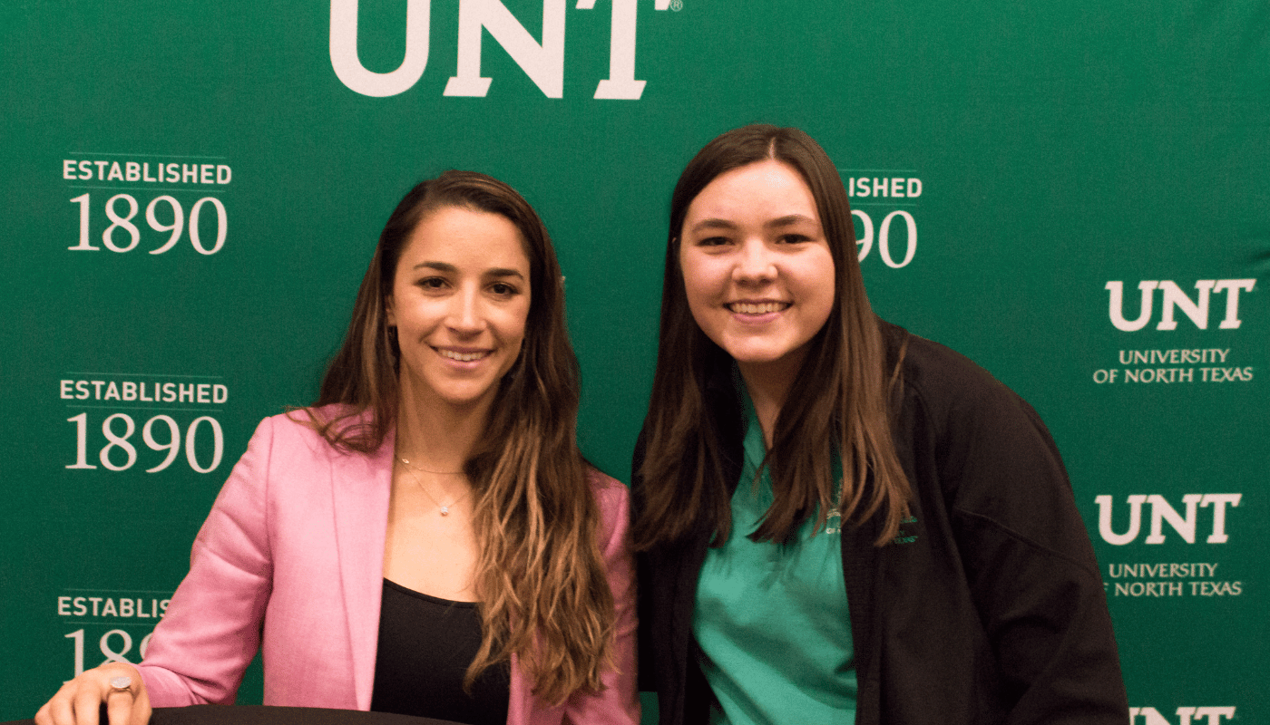 aly raisman and student